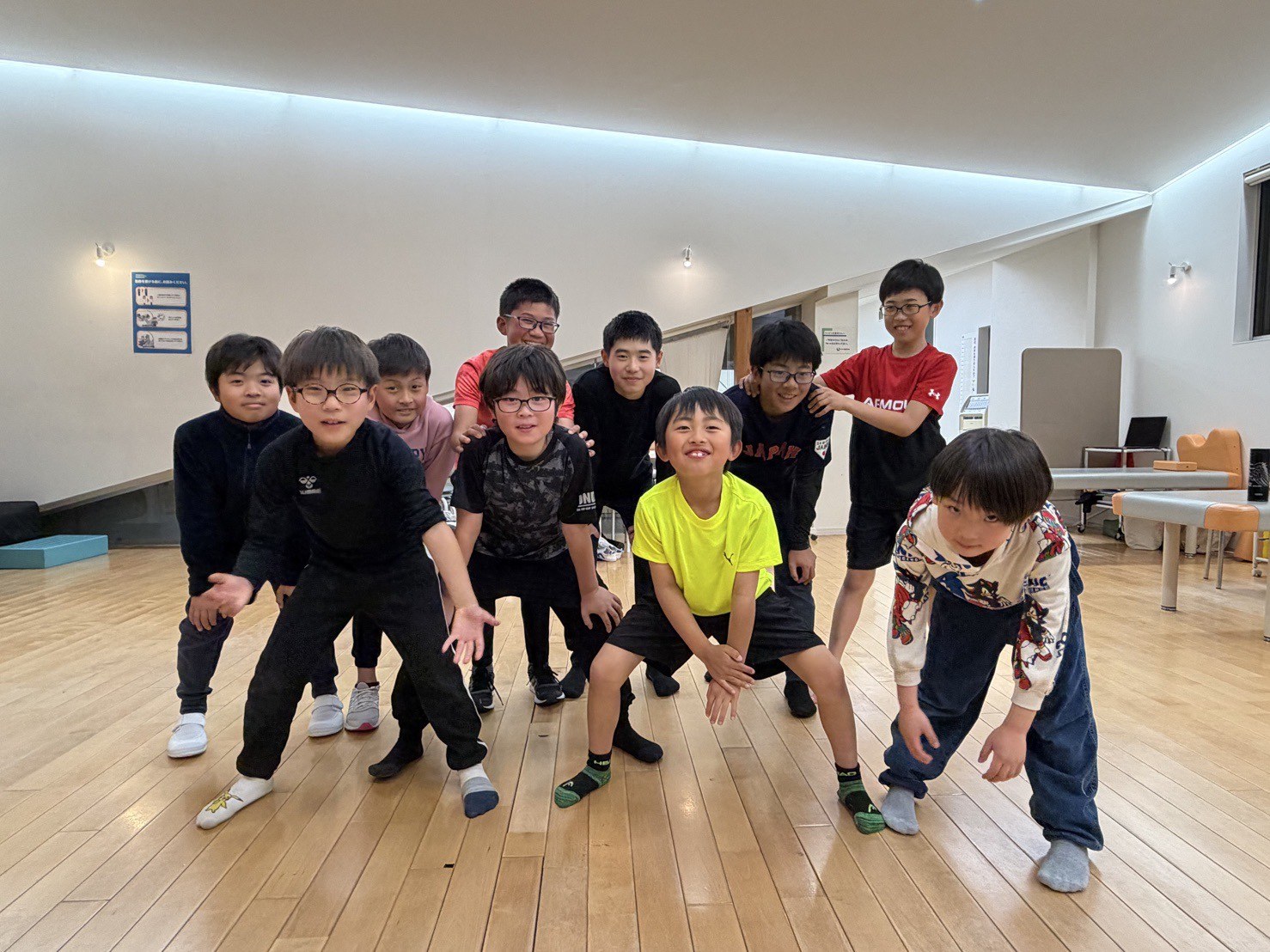 野球教室に集まる子どもたち